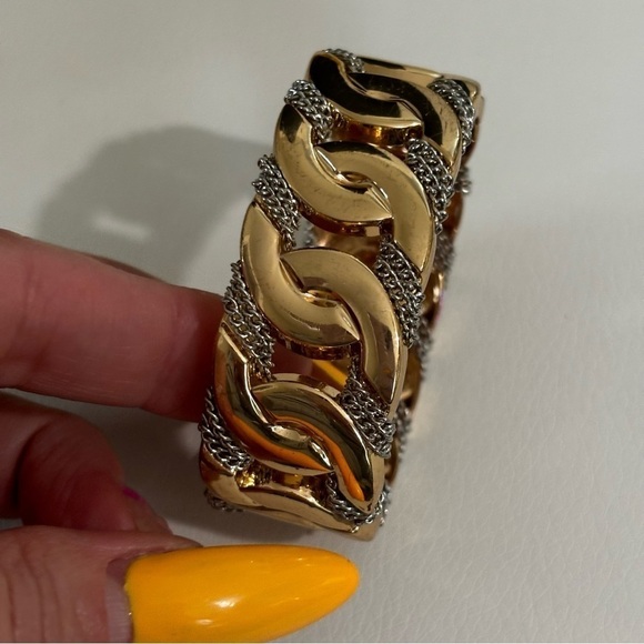 Gold tone silver chain hinged wide bracelet # 090 - Picture 3 of 7